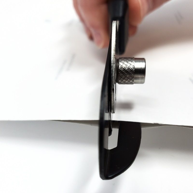 Couteau à papier liner acier