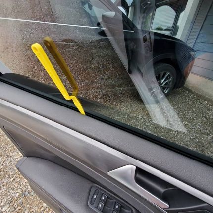 Knockoff Shank - Applicateur de teinte pour joints de vitres de voiture